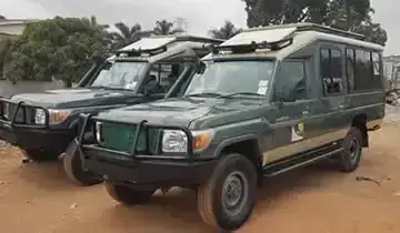 Extended safari Land Cruiser rental Uganda Rwanda